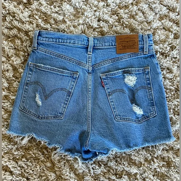 Sz 29 Womens Levis Ribcage Denim Shorts Super High Rise Waisted NWOT Button Fly - Picture 3 of 13